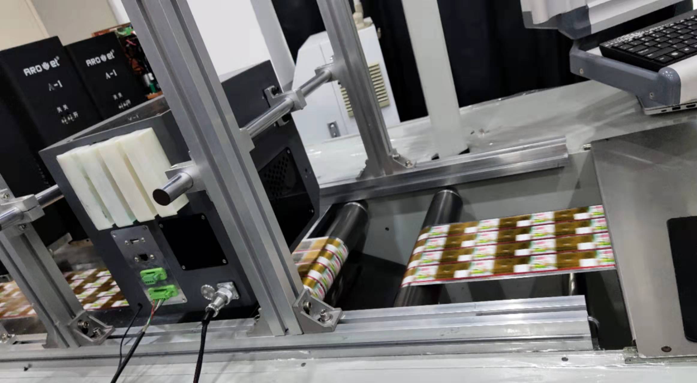 喷码知识：喷码机是干什么的？