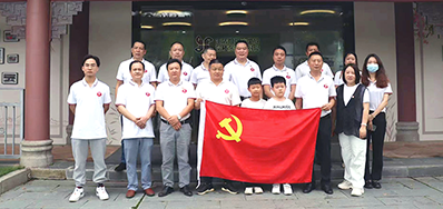 百乐博blb党支部参加进行致敬“城市美容师”慰问活动